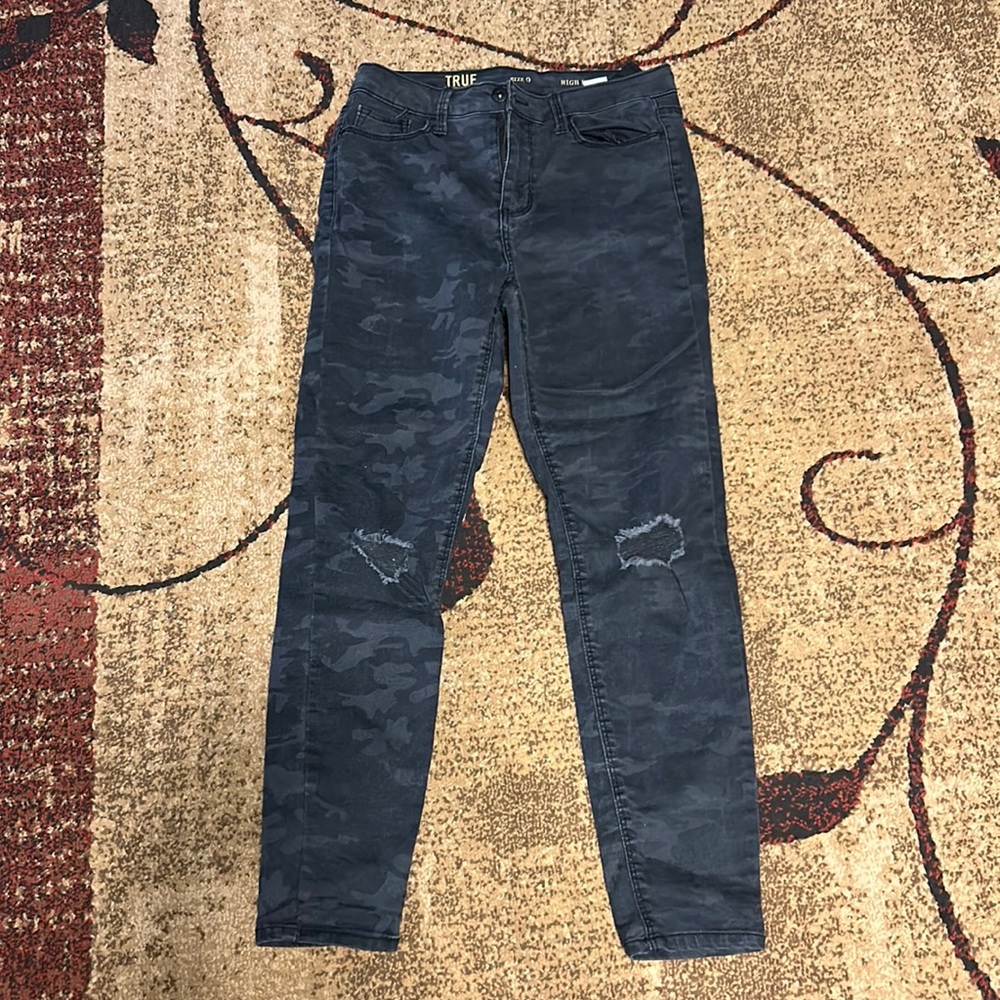 True Craft Black Camo High-Rise Skinny Jeans